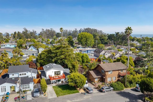 462 Hampstead Way, Santa Cruz, CA 95062