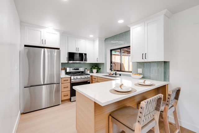 462 Hampstead Way, Santa Cruz, CA 95062