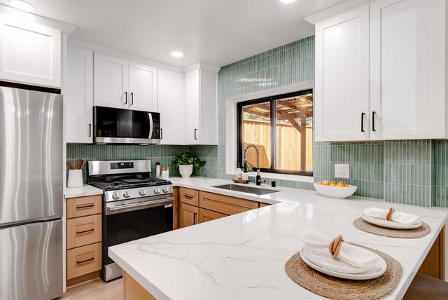 462 Hampstead Way, Santa Cruz, CA 95062