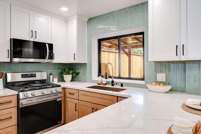 462 Hampstead Way, Santa Cruz, CA 95062