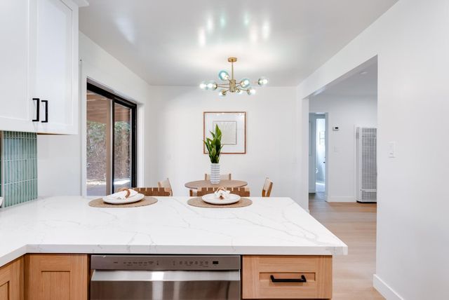 462 Hampstead Way, Santa Cruz, CA 95062