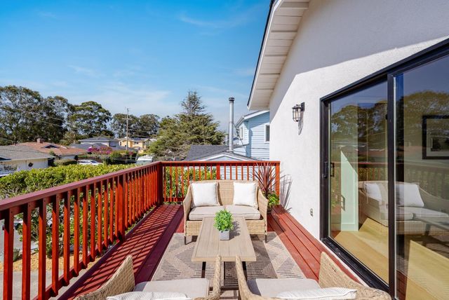 462 Hampstead Way, Santa Cruz, CA 95062