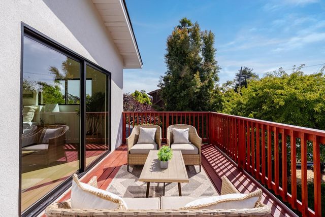 462 Hampstead Way, Santa Cruz, CA 95062