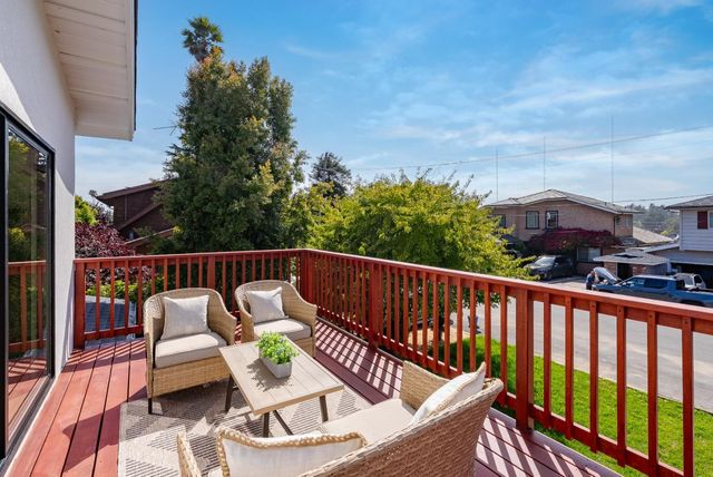 462 Hampstead Way, Santa Cruz, CA 95062