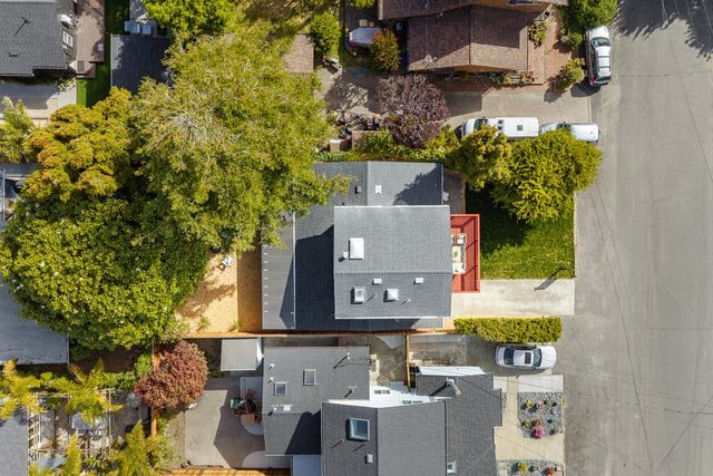462 Hampstead Way, Santa Cruz, CA 95062