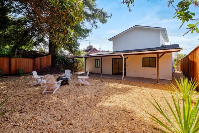 462 Hampstead Way, Santa Cruz, CA 95062
