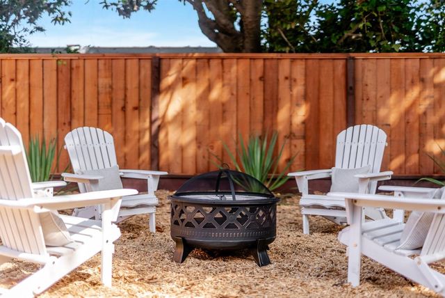 462 Hampstead Way, Santa Cruz, CA 95062