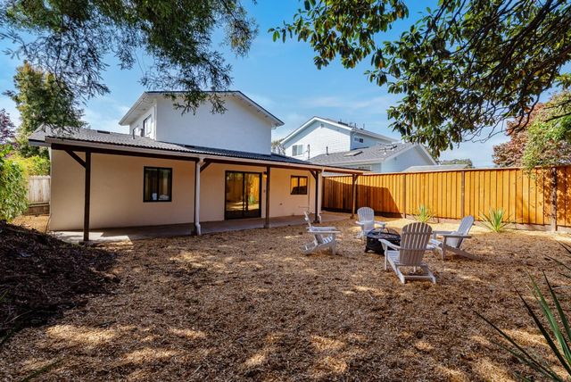 462 Hampstead Way, Santa Cruz, CA 95062