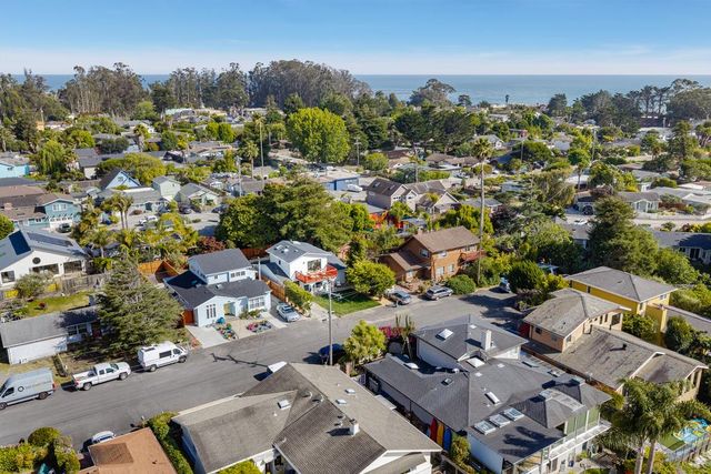 462 Hampstead Way, Santa Cruz, CA 95062