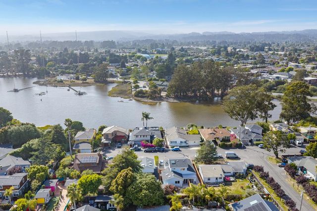 462 Hampstead Way, Santa Cruz, CA 95062