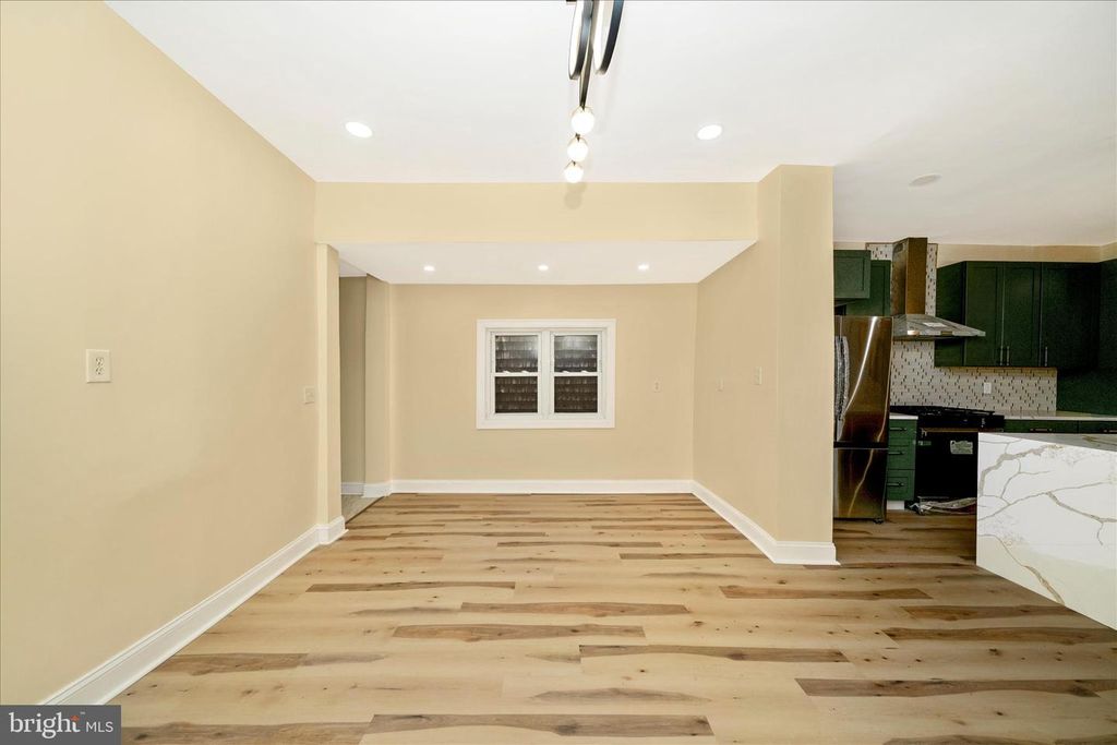 Image 17 of property listing at 728 E 35TH ST, Baltimore, MD 21218