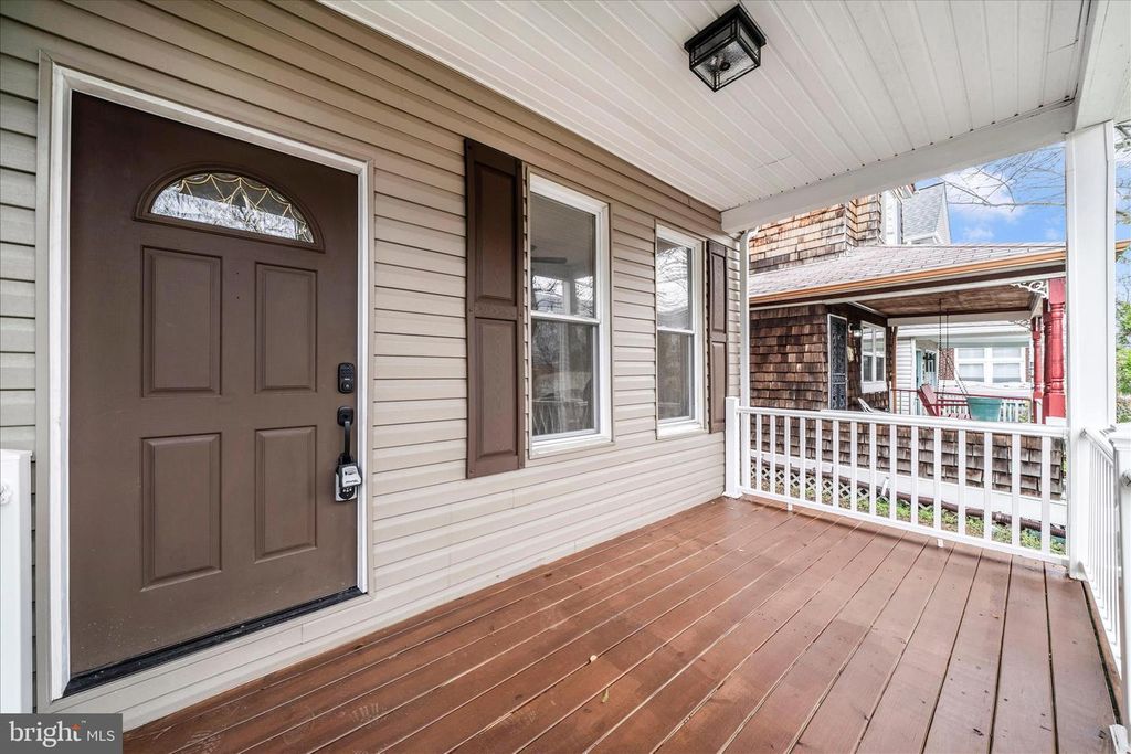 Image 2 of property listing at 728 E 35TH ST, Baltimore, MD 21218