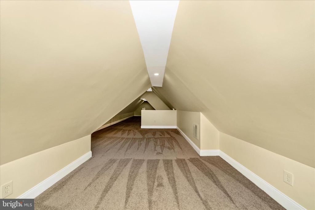 Image 34 of property listing at 728 E 35TH ST, Baltimore, MD 21218