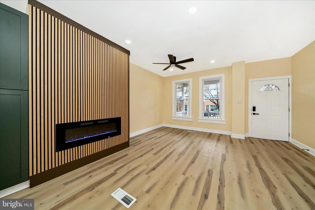 Image 56 of property listing at 728 E 35TH ST, Baltimore, MD 21218