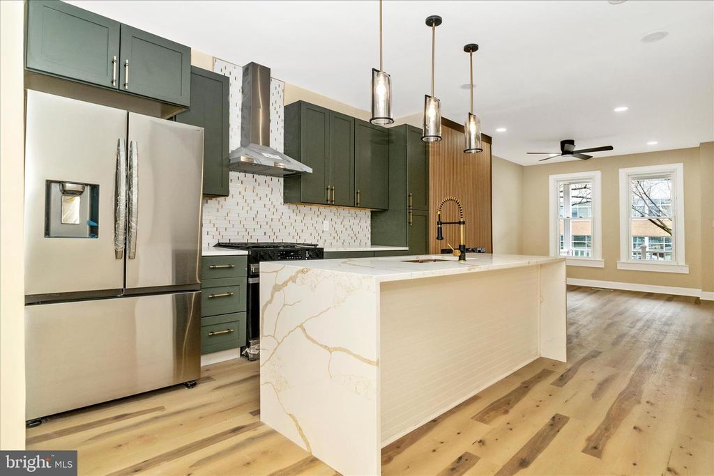 Image 62 of property listing at 728 E 35TH ST, Baltimore, MD 21218