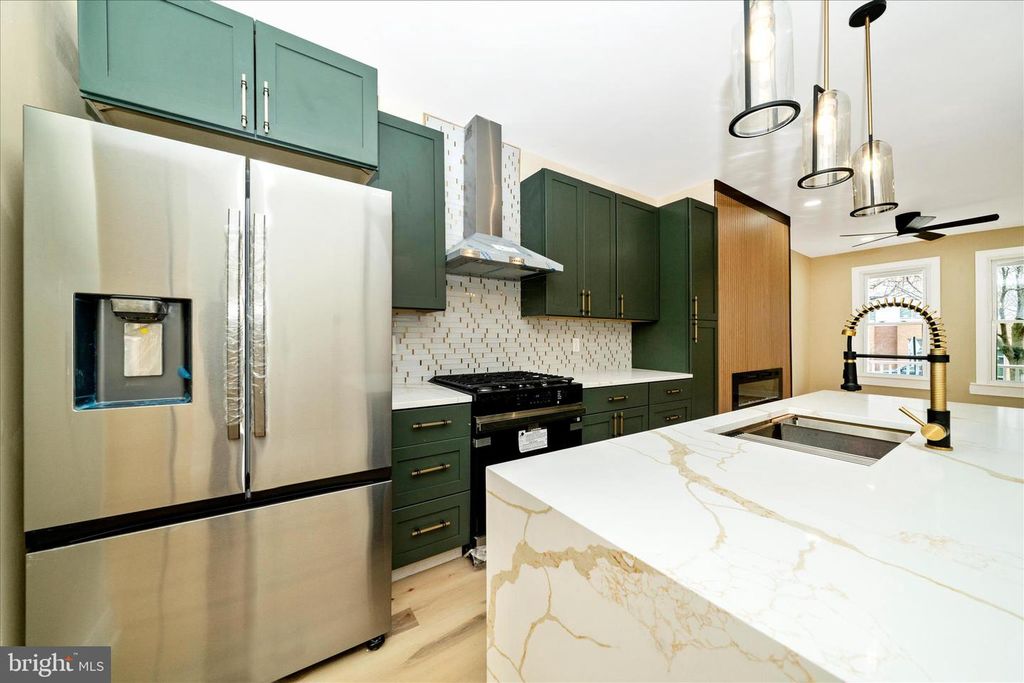 Image 77 of property listing at 728 E 35TH ST, Baltimore, MD 21218