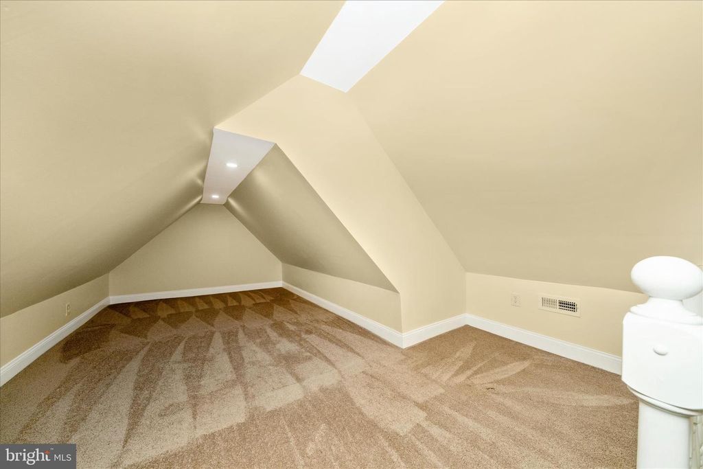 Image 95 of property listing at 728 E 35TH ST, Baltimore, MD 21218