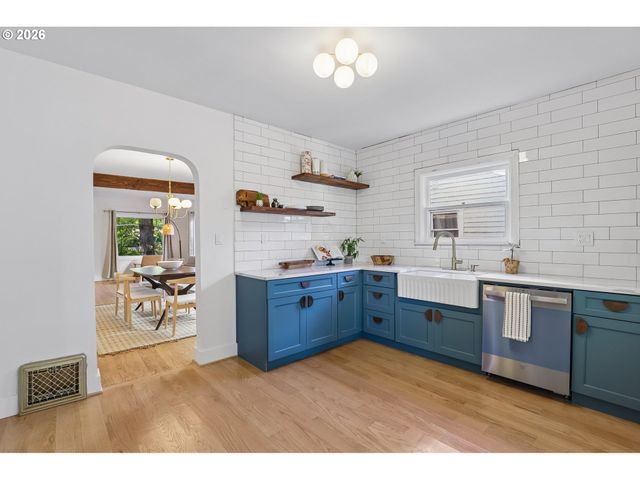 2212 Se TAMARACK Ave, Portland, OR 97214