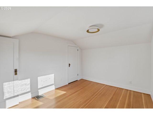2212 Se TAMARACK Ave, Portland, OR 97214