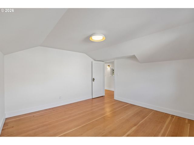 2212 Se TAMARACK Ave, Portland, OR 97214