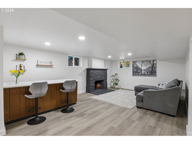 2212 Se TAMARACK Ave, Portland, OR 97214