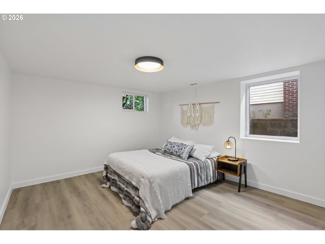 2212 Se TAMARACK Ave, Portland, OR 97214
