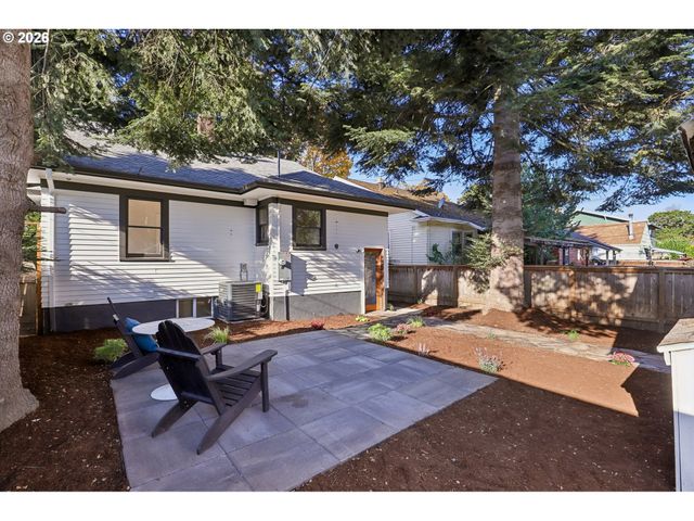 2212 Se TAMARACK Ave, Portland, OR 97214
