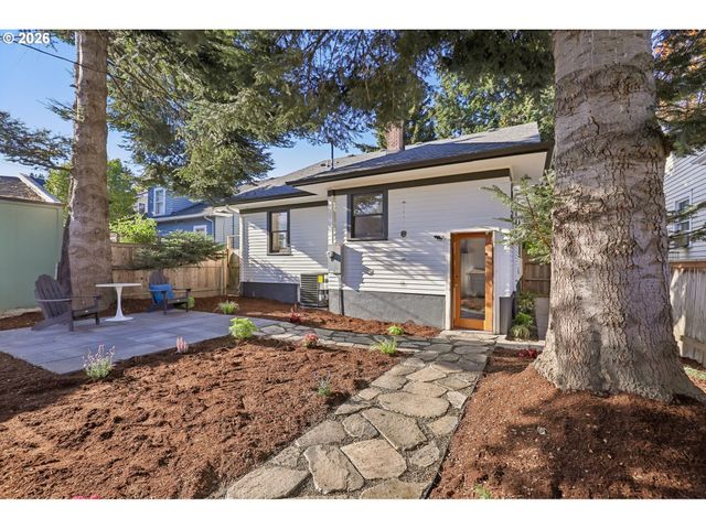 2212 Se TAMARACK Ave, Portland, OR 97214