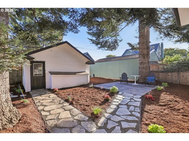 2212 Se TAMARACK Ave, Portland, OR 97214