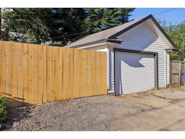 2212 Se TAMARACK Ave, Portland, OR 97214