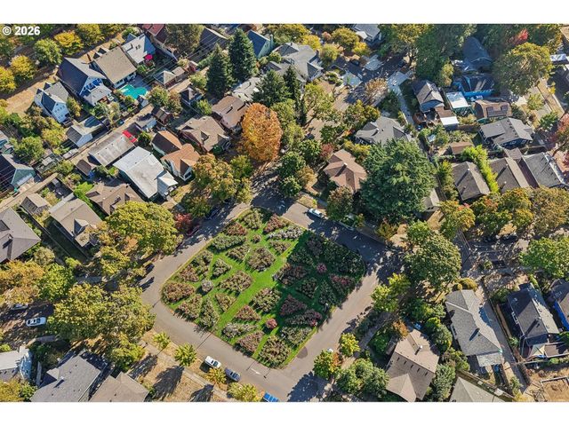 2212 Se TAMARACK Ave, Portland, OR 97214