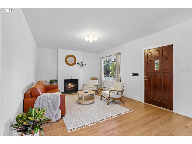2212 Se TAMARACK Ave, Portland, OR 97214