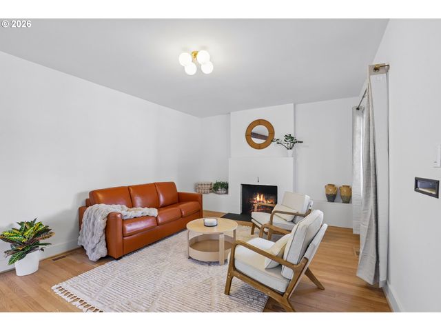 2212 Se TAMARACK Ave, Portland, OR 97214