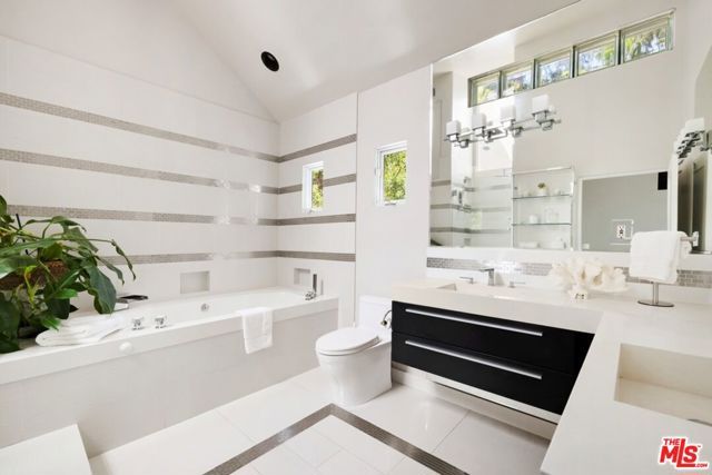 8374 Yucca Trail, Los Angeles, CA 90046
