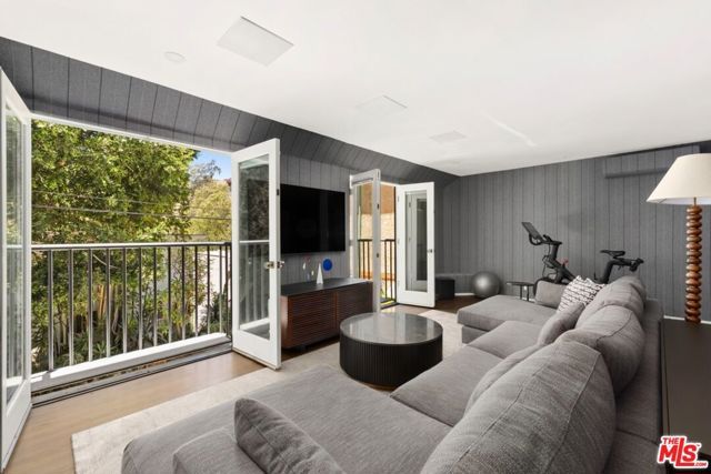8374 Yucca Trail, Los Angeles, CA 90046