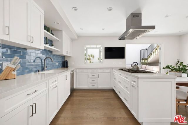 8374 Yucca Trail, Los Angeles, CA 90046