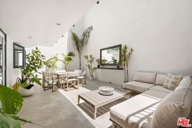 8374 Yucca Trail, Los Angeles, CA 90046