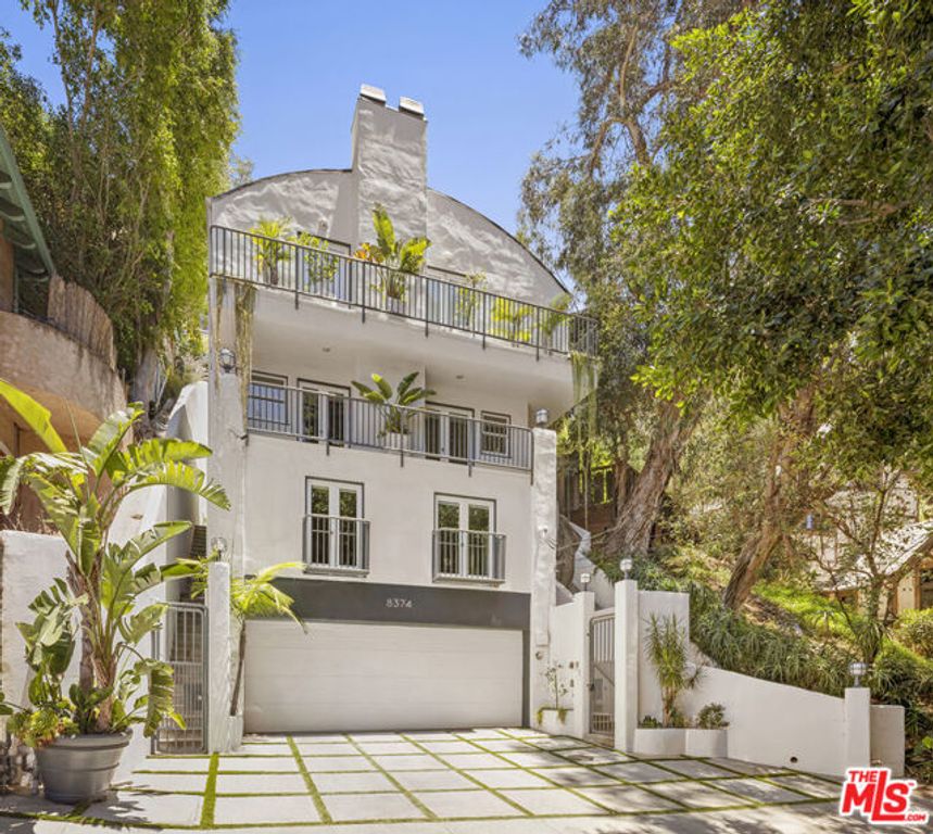 8374 Yucca Trail, Los Angeles, CA 90046