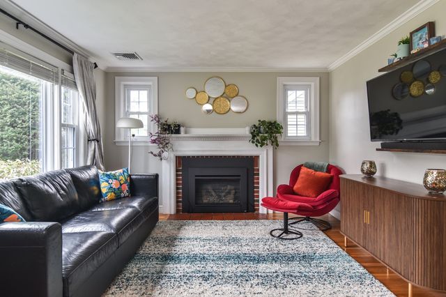 70 Lockland Ave, Framingham, MA 01701