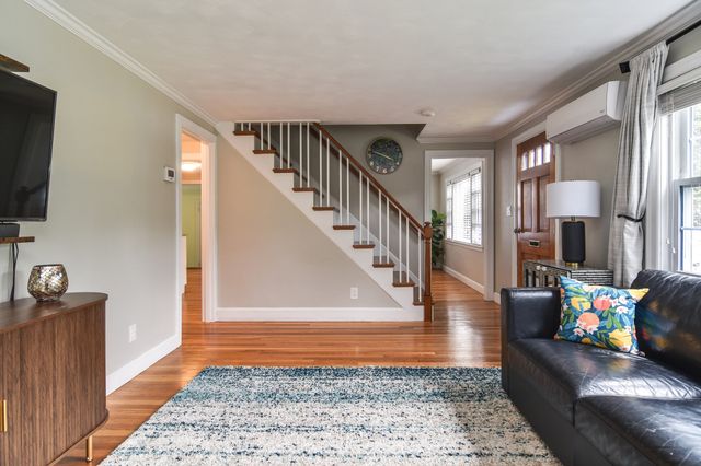 70 Lockland Ave, Framingham, MA 01701
