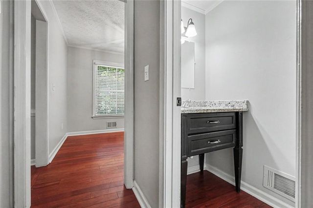 30 Flint Ridge Drive SE, Mableton, GA 30126