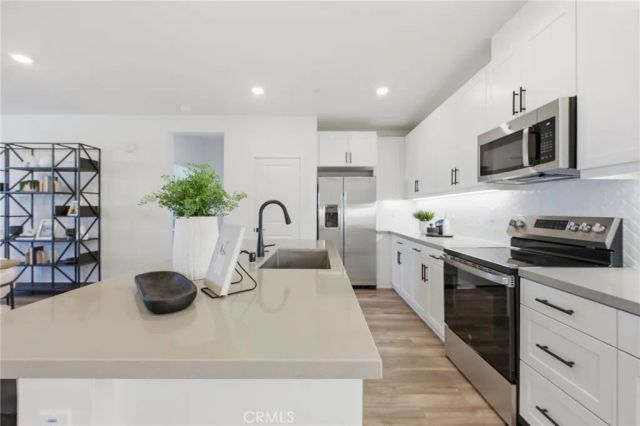 12903 Paradiso Dr 301, Eastvale, CA 92880