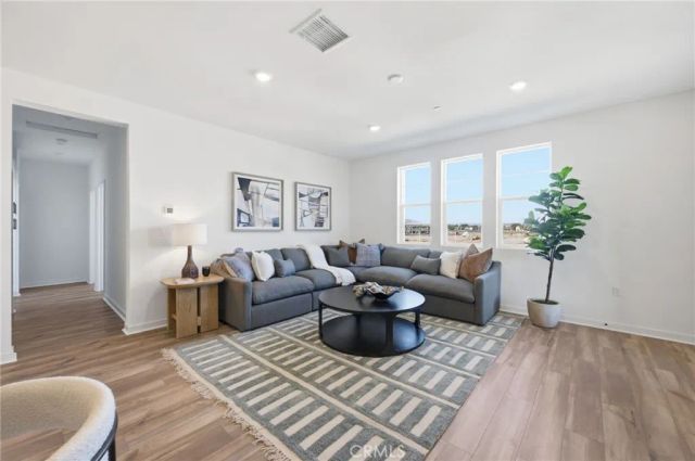 12903 Paradiso Dr 301, Eastvale, CA 92880