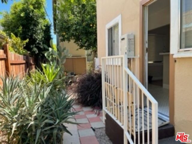 11223 Emelita Street, North Hollywood, CA 91601