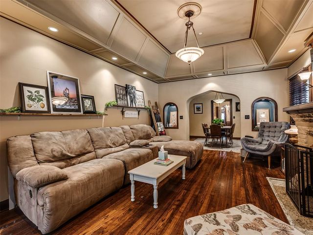 1128 N Broadway Avenue, Shawnee, OK 74801