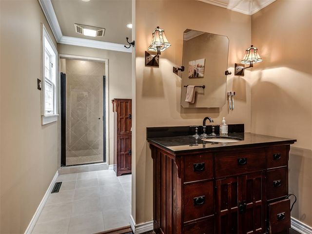 1128 N Broadway Avenue, Shawnee, OK 74801