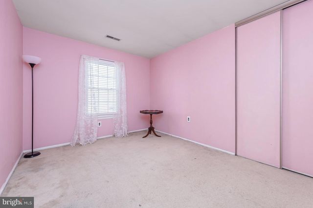 27 LAKEBRIDGE DR, Woodbury, NJ 08096