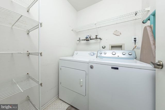 27 LAKEBRIDGE DR, Woodbury, NJ 08096