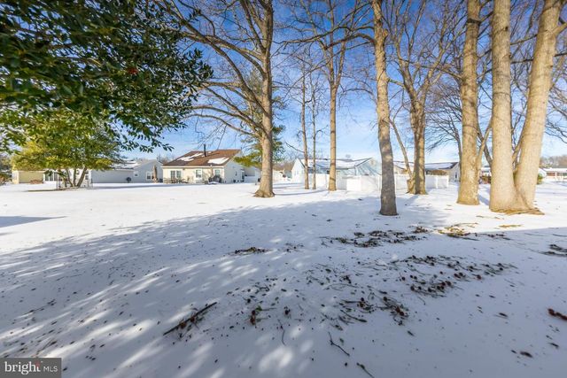 27 LAKEBRIDGE DR, Woodbury, NJ 08096