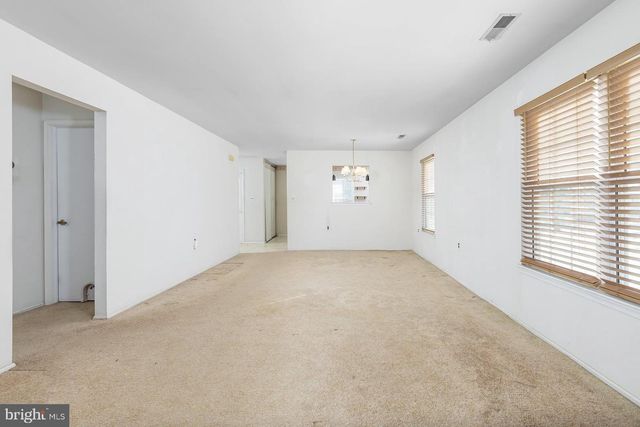 27 LAKEBRIDGE DR, Woodbury, NJ 08096